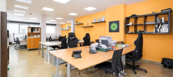 200m² Commercial property in Zaragoza, Spain No. 67610 13