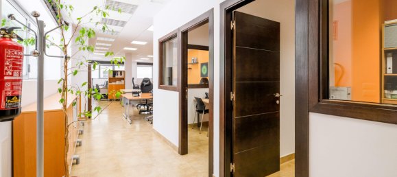 200m² Commercial property in Zaragoza, Spain No. 67610 3