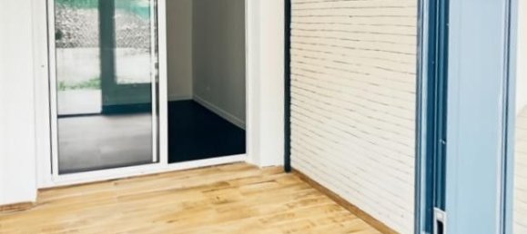 3 bedrooms House in Saint-Denis, France No. 321745 9