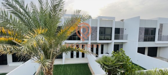 4 chambres Maison de ville à Dubai, UAE No. 24519 3