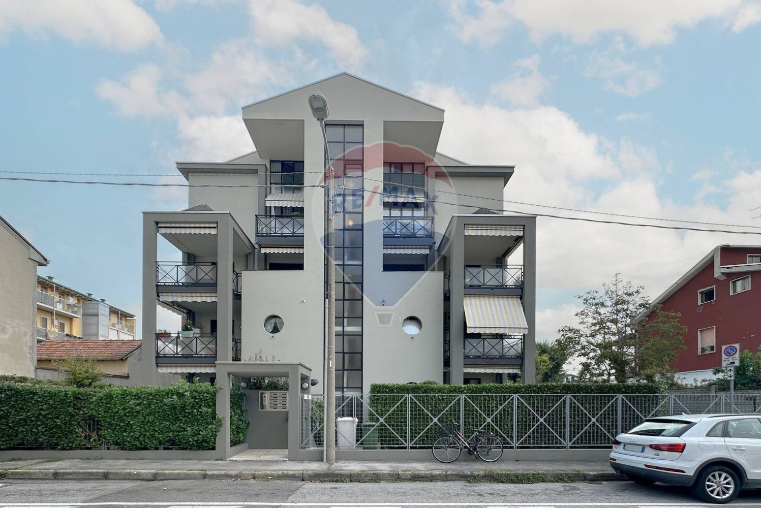 3 bedrooms Apartment in Lissone, Italy No. 329807