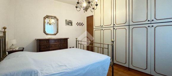 3 bedrooms Apartment in Prato, Italy No. 309890 11