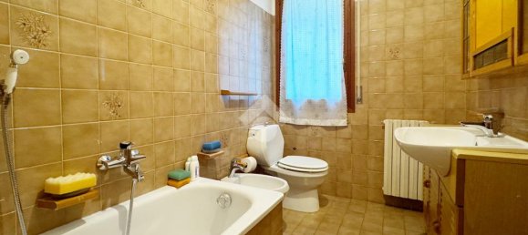 3 bedrooms Apartment in Prato, Italy No. 309890 12