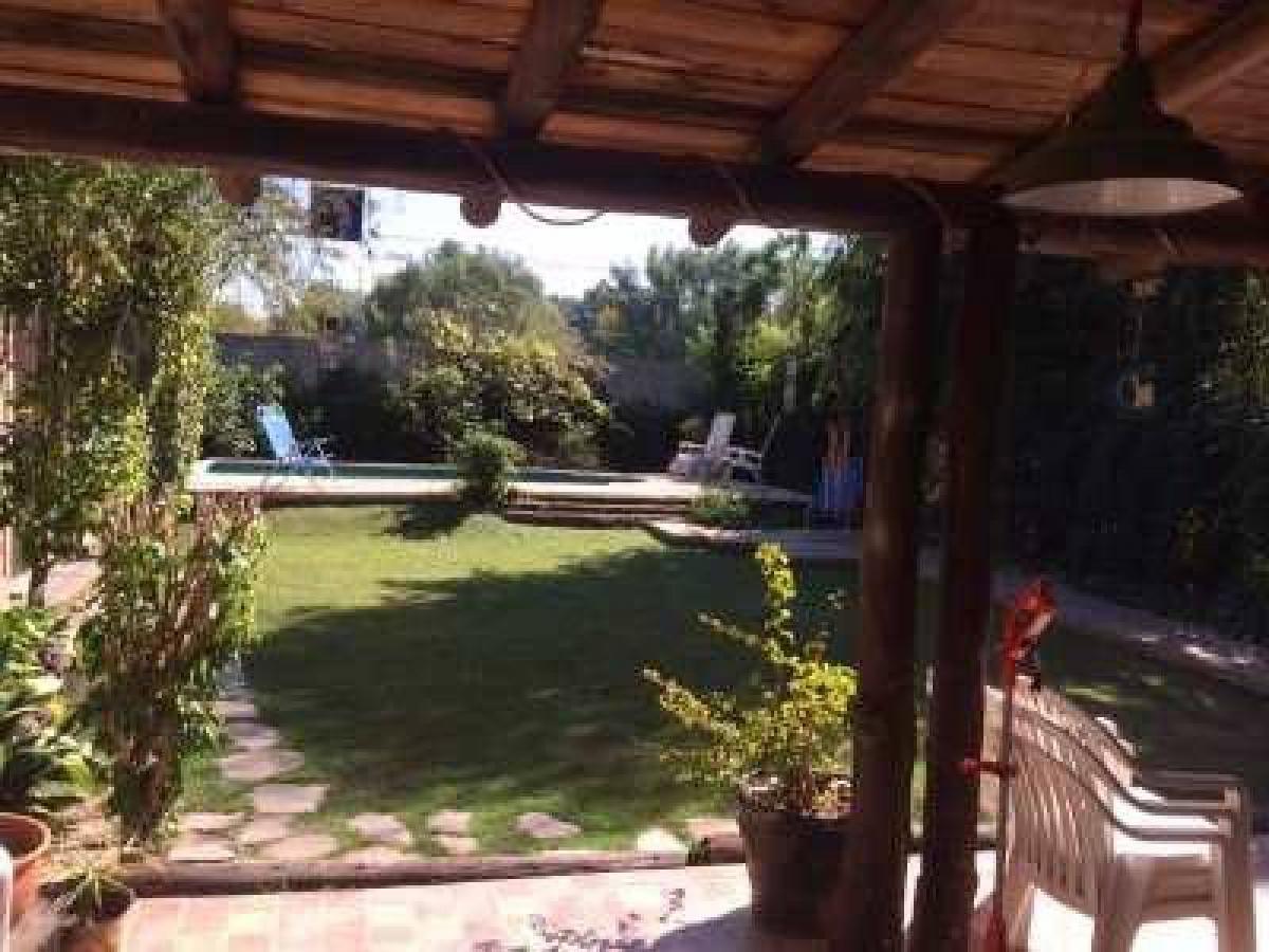 4 bedrooms House in Escobar, Argentina No. 15369