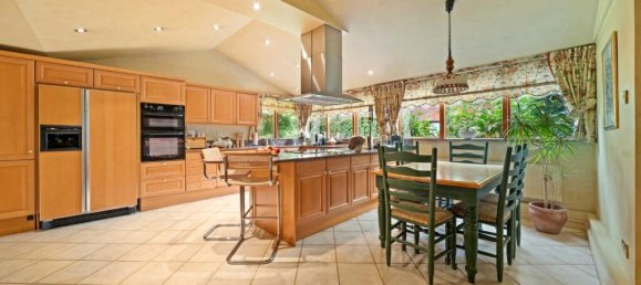 5 bedrooms House in London, United Kingdom No. 13211 10