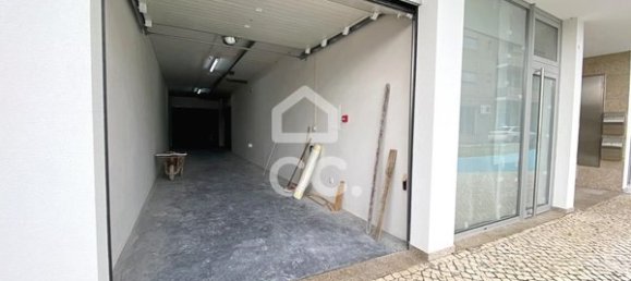 40m² Commercial property in Viseu, Portugal No. 89455 4