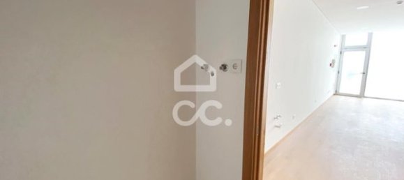 40m² Commercial property in Viseu, Portugal No. 89455 7