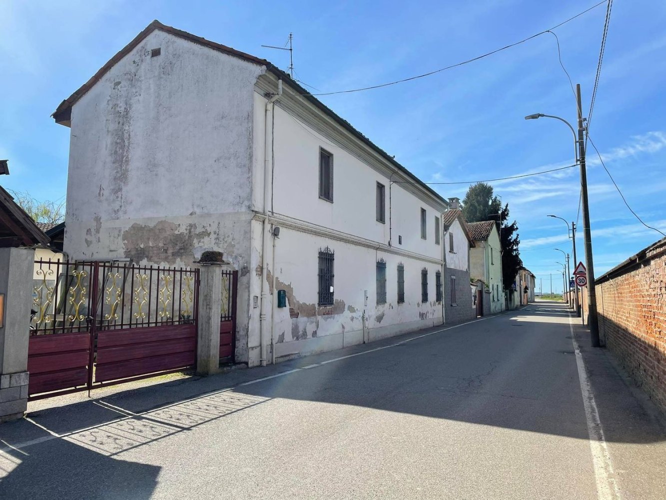 6 Schlafzimmer Haus in Langosco, Italy, Nr. 365575