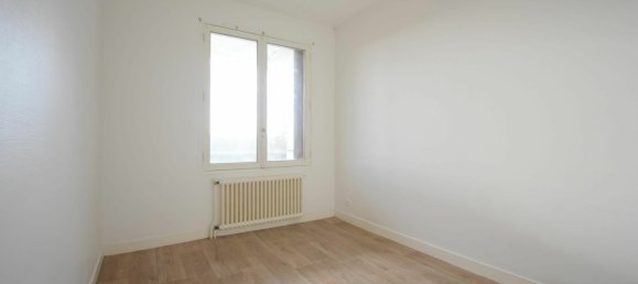 5 bedrooms House in Abrest, France No. 305639 4