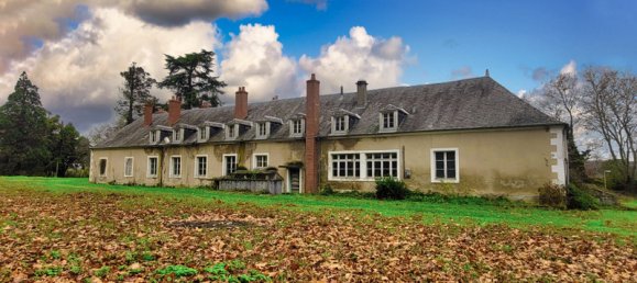  Castillos de 26 dormitorios en Grossouvre, France No. 66918 10