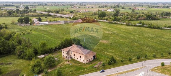 14 rooms House in Fidenza, Italy No. 110035 11