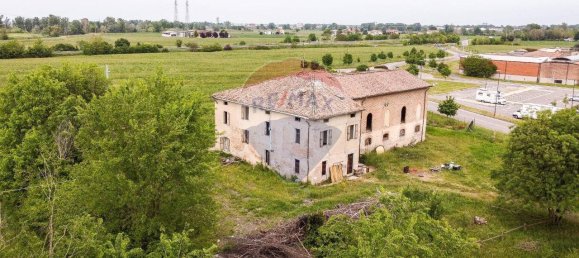 14 rooms House in Fidenza, Italy No. 110035 15