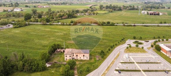 14 rooms House in Fidenza, Italy No. 110035 12