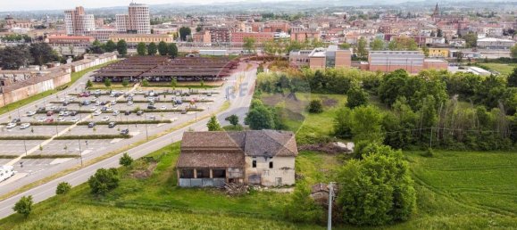 14 rooms House in Fidenza, Italy No. 110035 8