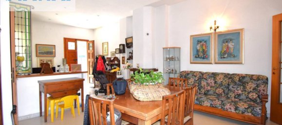 3 bedrooms House in Viareggio, Italy No. 264398 4