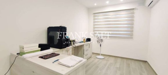 3 bedrooms Penthouse in Zurrieq, Malta No. 6398 8