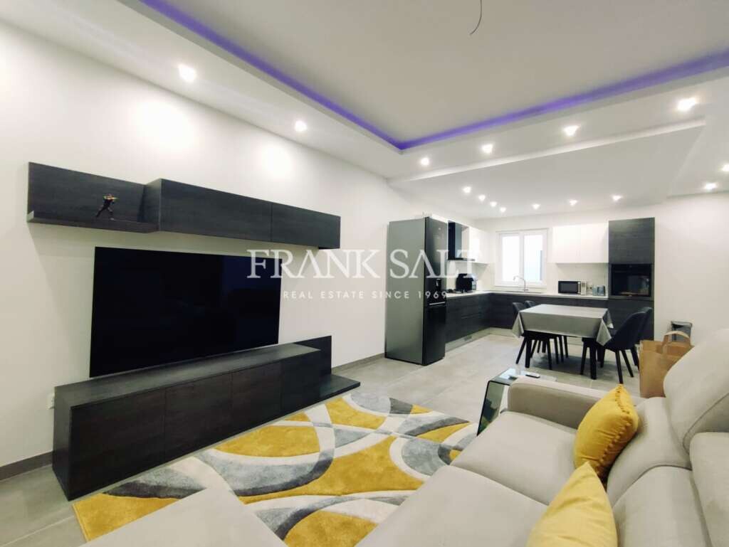 3 bedrooms Penthouse in Zurrieq, Malta No. 6398