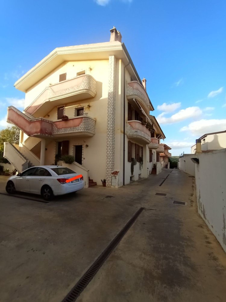 Пентхаус с 7 спальнями в Узини, Италия № 340725