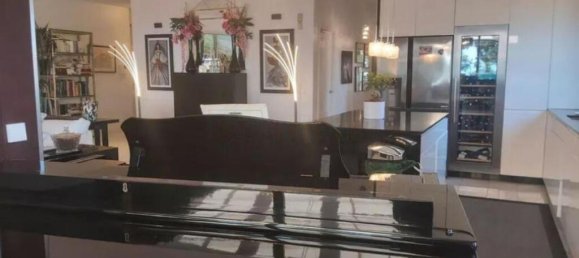 Apartamento de 3 dormitorios en Marbella, Spain No. 246132 5