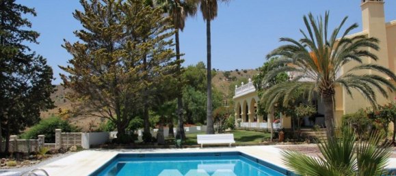 8 bedrooms House in Benajarafe, Spain No. 60171 3