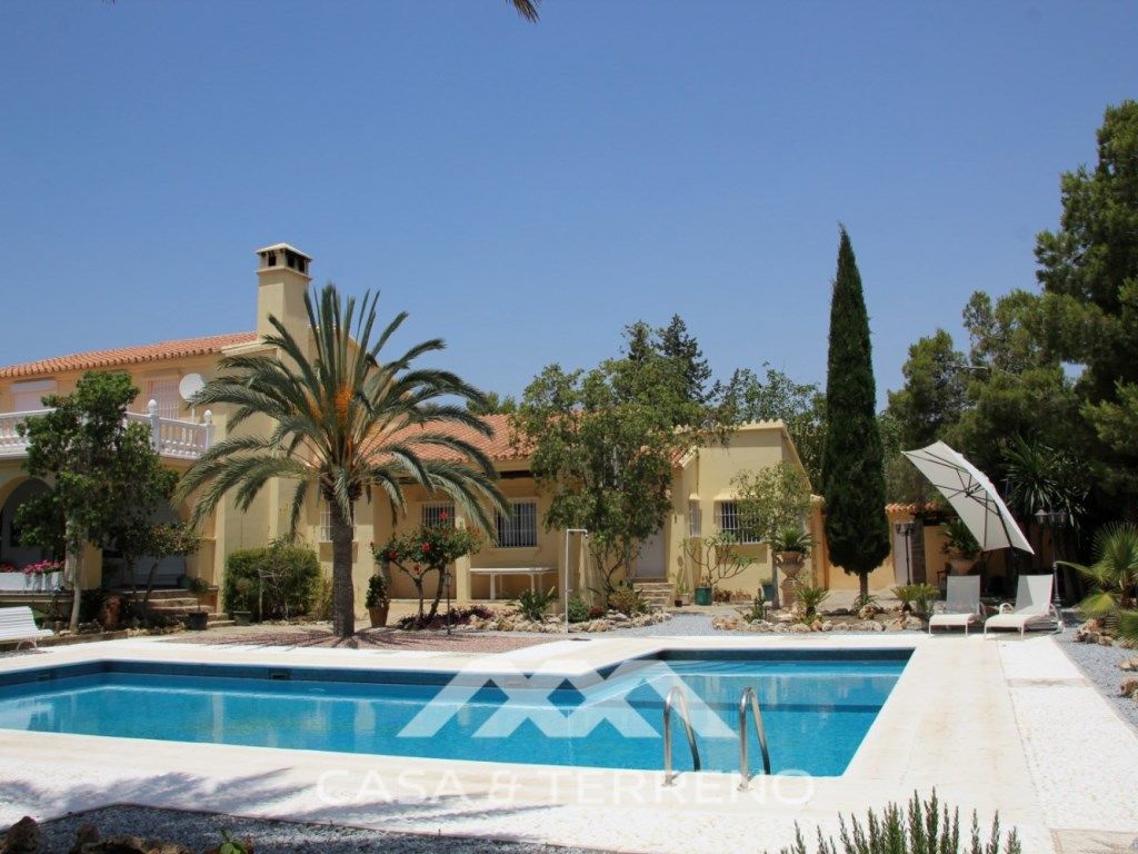 8 bedrooms House in Benajarafe, Spain No. 60171