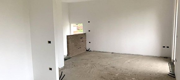 4 rooms Apartment in Morgano, Italy No. 160978 11