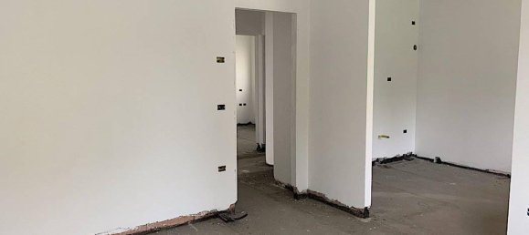 4 rooms Apartment in Morgano, Italy No. 160978 3