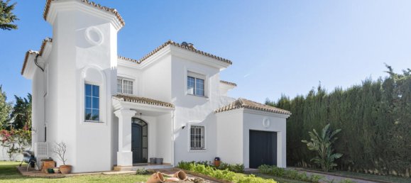 4 bedrooms Villa in Marbella, Spain No. 112634 2