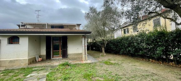 5 rooms House in Castelnuovo Magra, Italy No. 180523 3