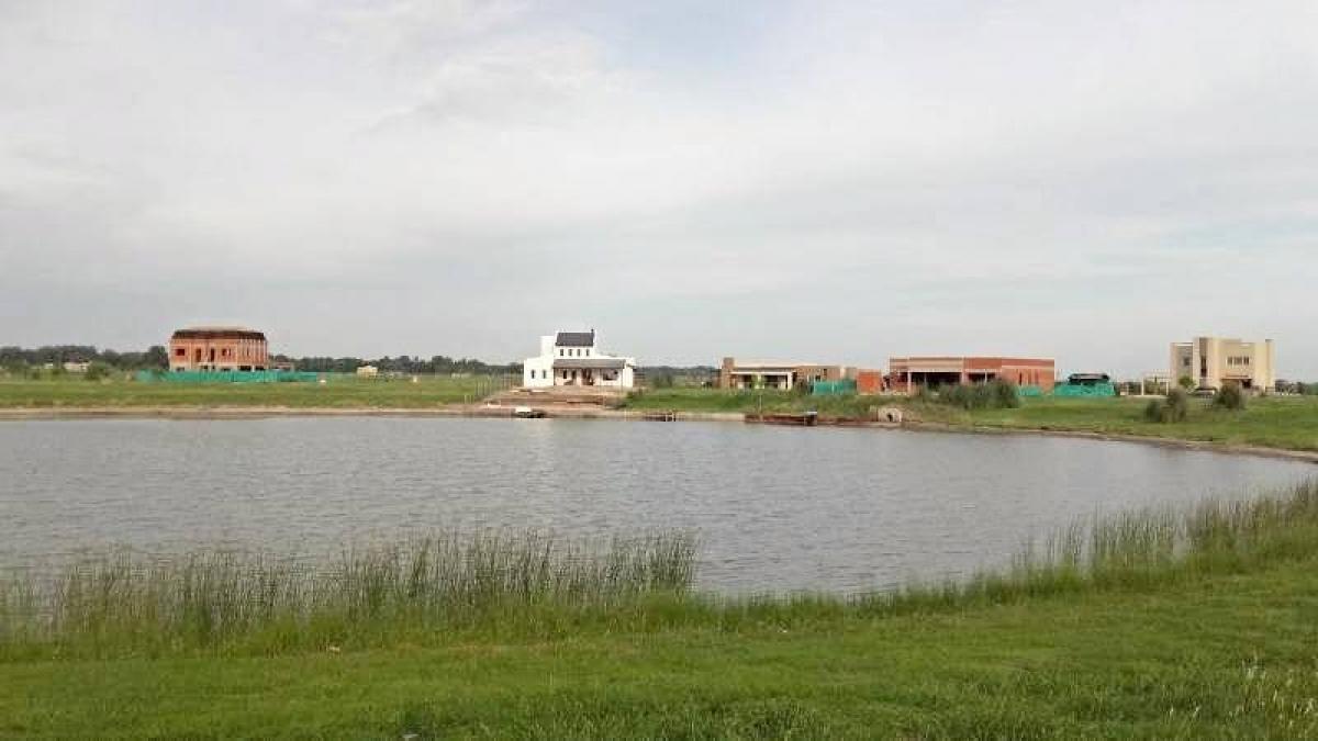  Land in Escobar, Argentina No. 111300