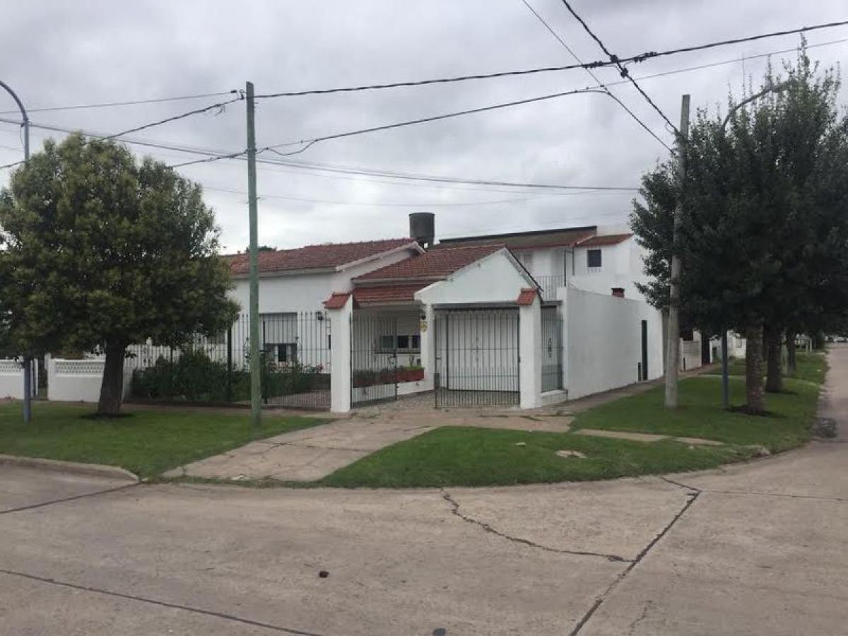 2 bedrooms House in Mar del Plata, Argentina No. 78570