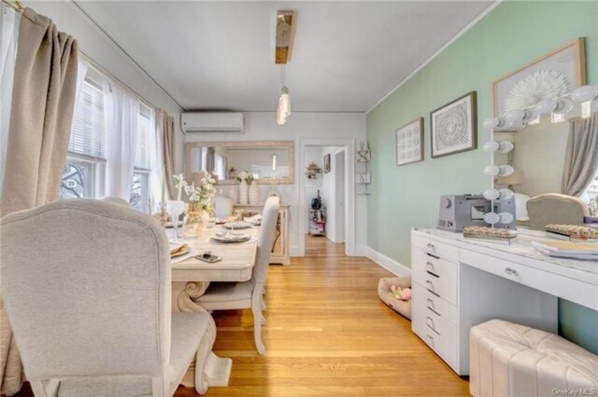 Дом с 6 спальнями в Йонкерс, США № 423264