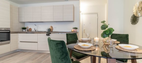 2 bedrooms Apartment in Milan, Italy No. 244187 4