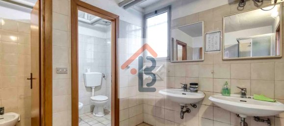 Entrepôt à San Giorgio di Piano, Italy 1202m² No. 128972 15