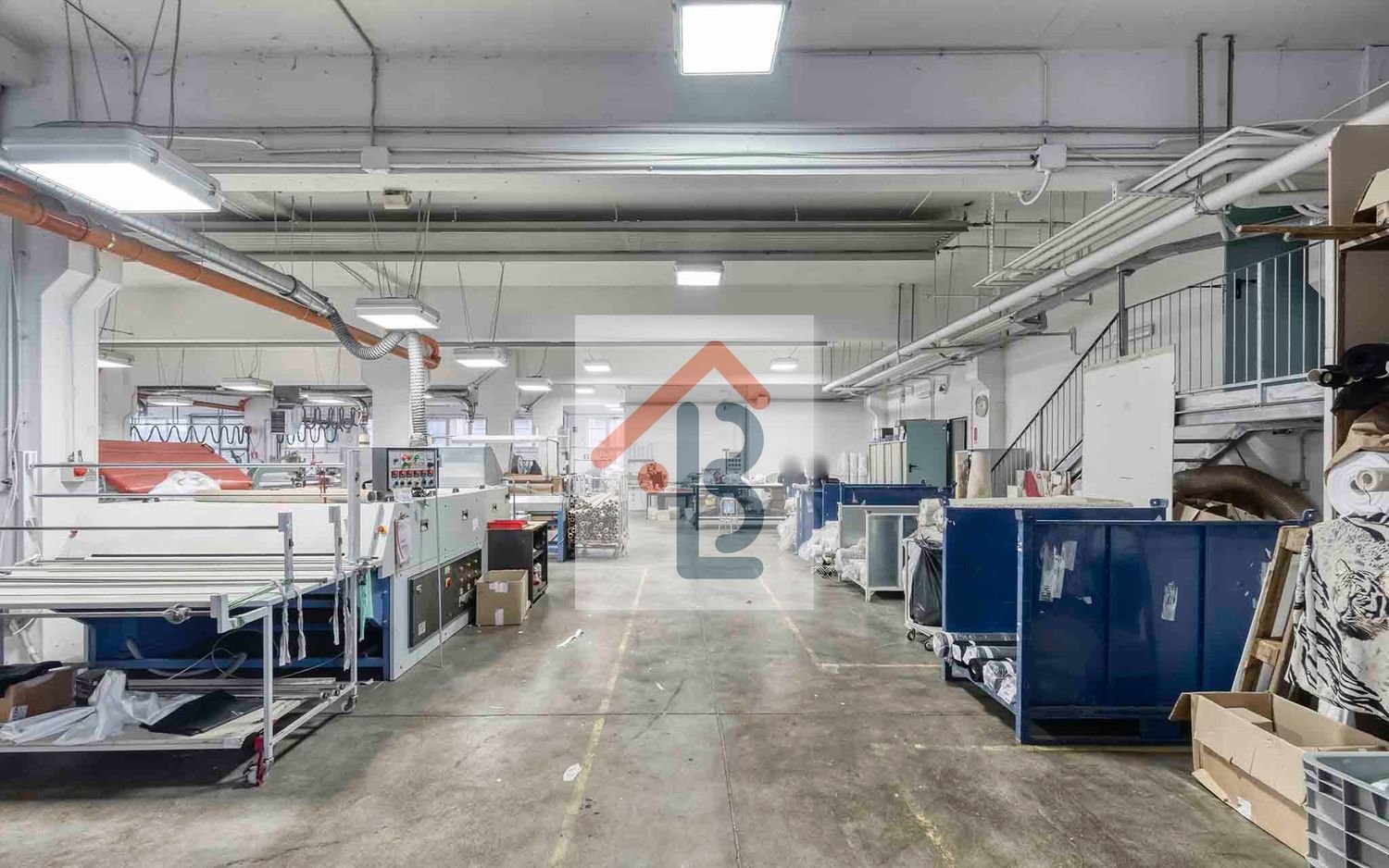 Entrepôt à San Giorgio di Piano, Italy 1202m² No. 128972