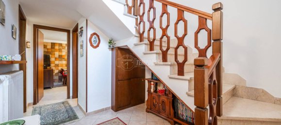 3 bedrooms House in Castelnuovo Rangone, Italy No. 143772 4