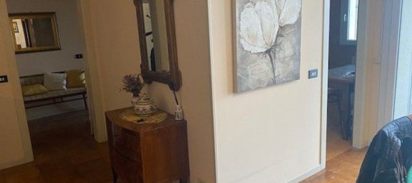 5 bedrooms Apartment in Modena, Italy No. 327806 9