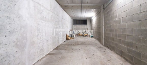 Гараж с 1 комнатой в Милан, Италия № 243636 5