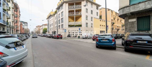 Гараж с 1 комнатой в Милан, Италия № 243636 17