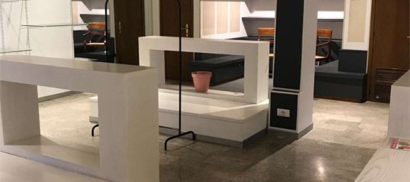 100m² Commercial property in Conegliano, Italy No. 218265 2