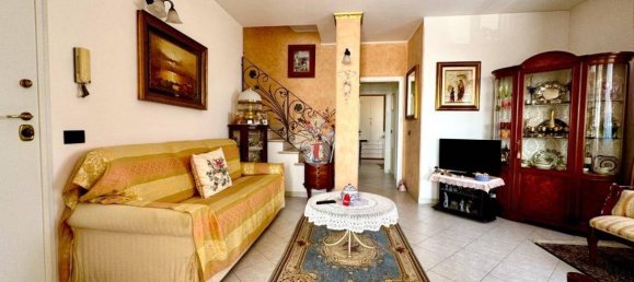 2 Schlafzimmer Wohnung in San Mauro Pascoli, Italy, Nr. 307204 2