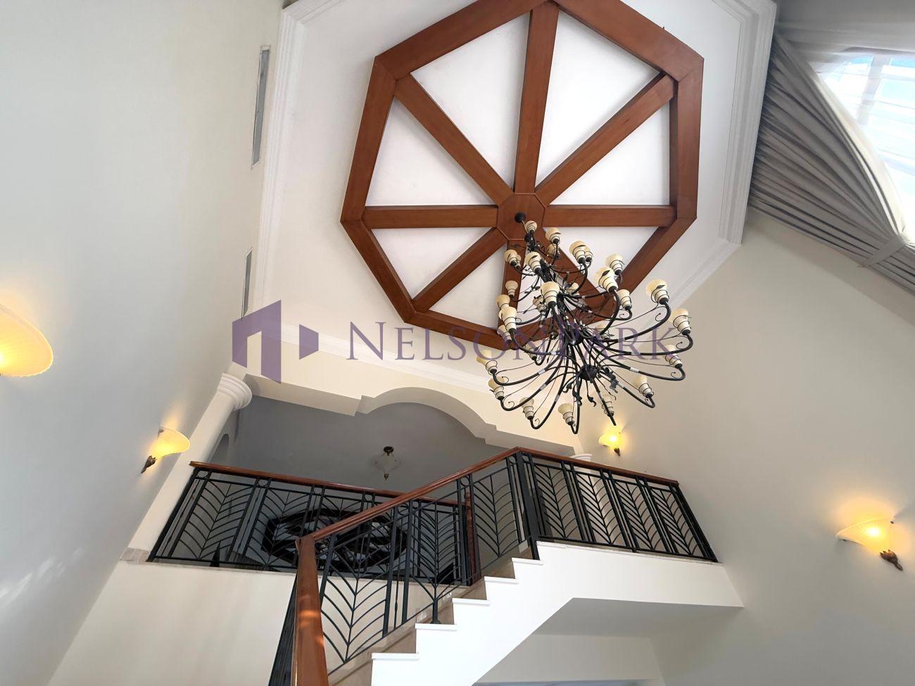 Вилла с 5 спальнями в Доха, Катар № 1327