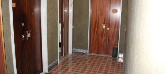 4 bedrooms Apartment in Portici, Italy No. 373313 9