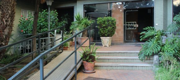 4 bedrooms Apartment in Portici, Italy No. 373313 3