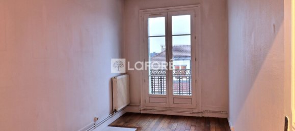 2 bedrooms Apartment in Villejuif, France No. 134824 3