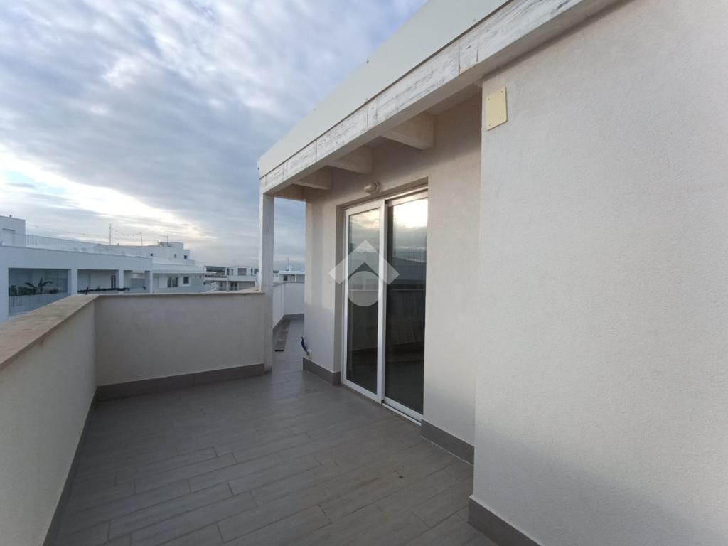 Garaje de 1 habitación en Polignano a Mare, Italy No. 102166