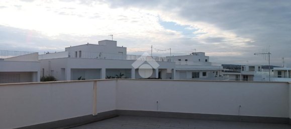 Garaje de 1 habitación en Polignano a Mare, Italy No. 102166 11