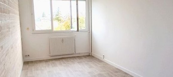 Apartamento de 1 dormitorio en Chateauroux, France No. 220082 3