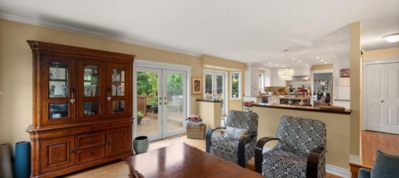 4 bedrooms House in British Columbia, Canada No. 1122 5