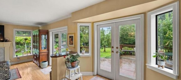 4 bedrooms House in British Columbia, Canada No. 1122 6